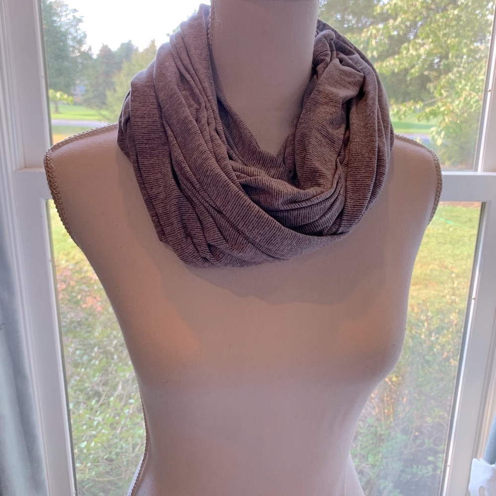 LuLu Lemon infinity scarf